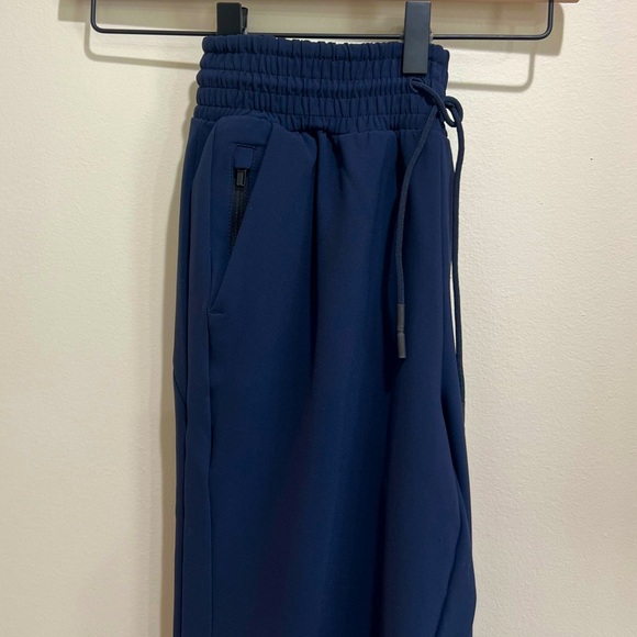 Athleta Navy Metropolis Straight Leg Pant Size 0 - Picture 3 of 4